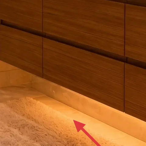 beige bath mat